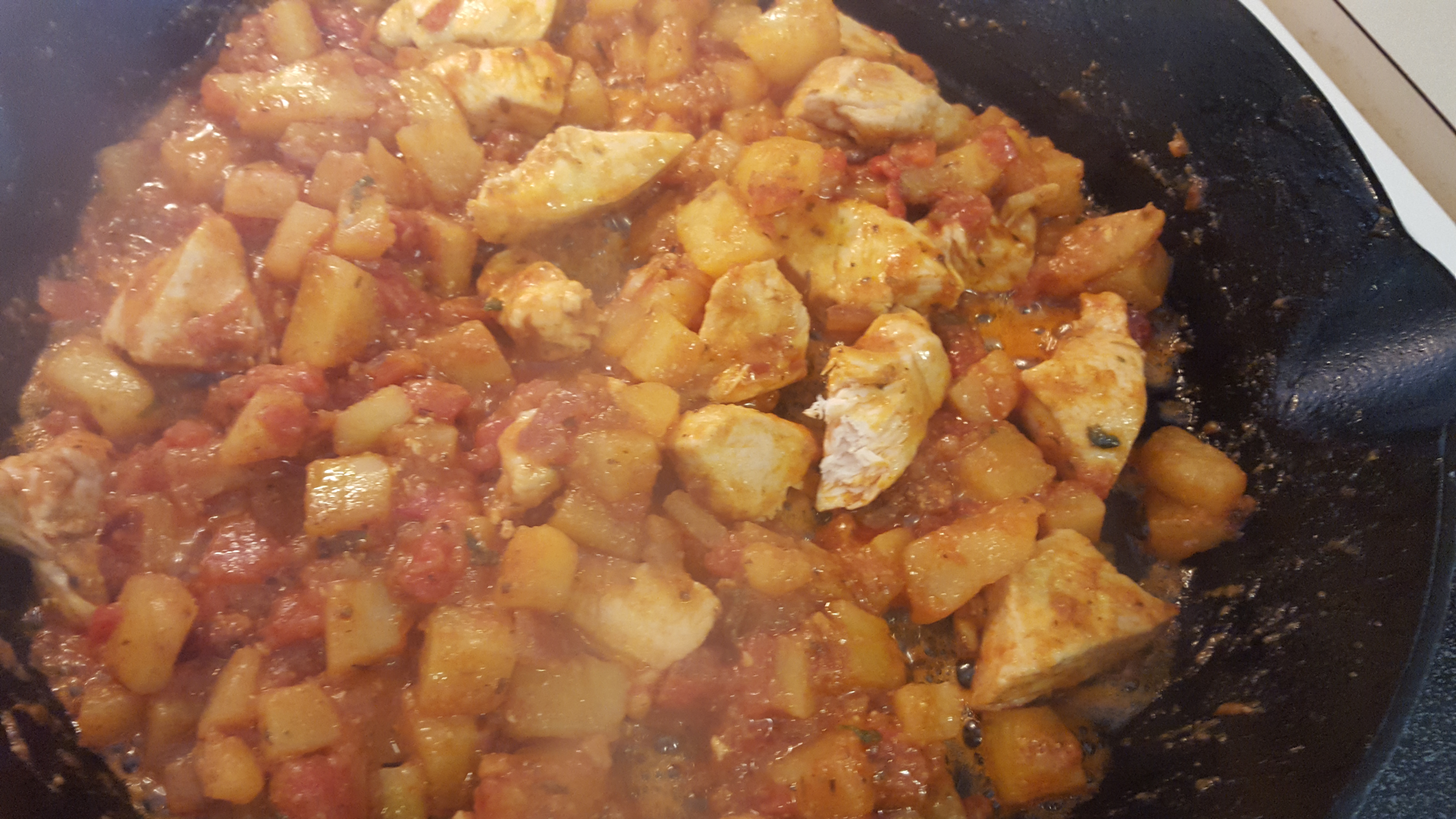 Potatoes bravas in the pan